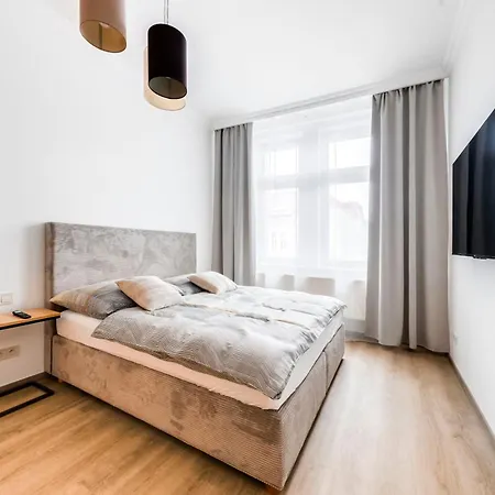 Lägenhet One Bedroom At Sokolovska Prag