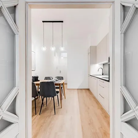 One Bedroom At Sokolovska Lägenhet *