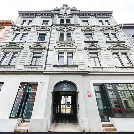 One Bedroom At Sokolovska Apartment *